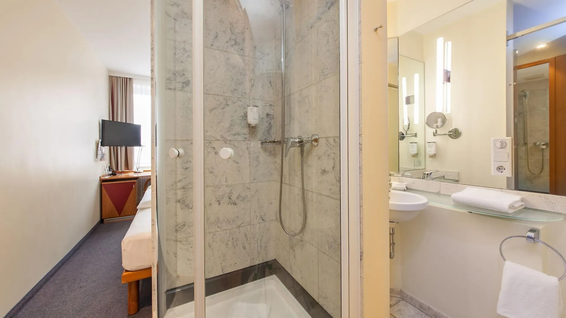 Novum Hotel Ambassador Hamburgo 3*,  Alemanha